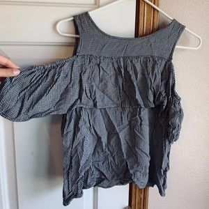 Super cute blouse with shoulder cuts
